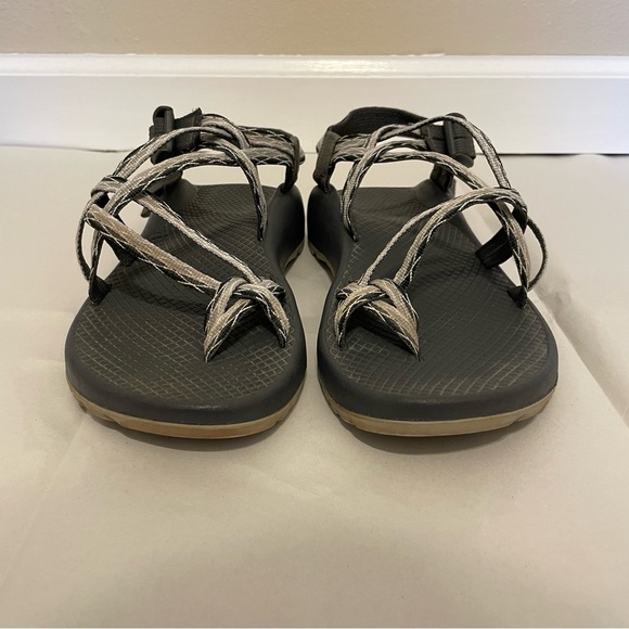 Chaco Women's Apex Gray Strappy Sandals US 8 Toe Loop Flats Outdoor Hiking - Picture 2 of 8
